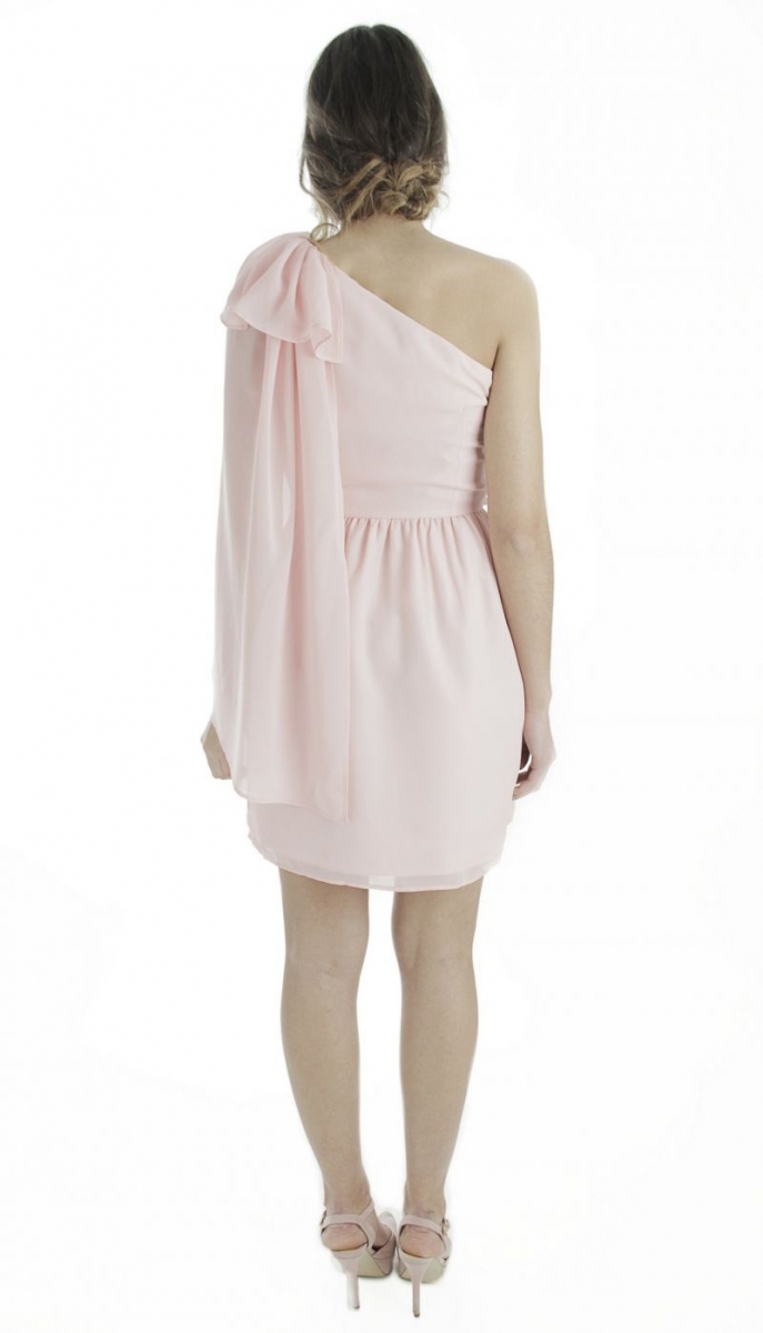 vestido corto de fiesta drapeado asimetrico rosa palo invitada boda arimoka